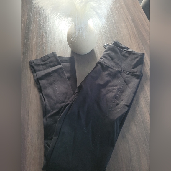 Black yoga pants size medium - Picture 1 of 2